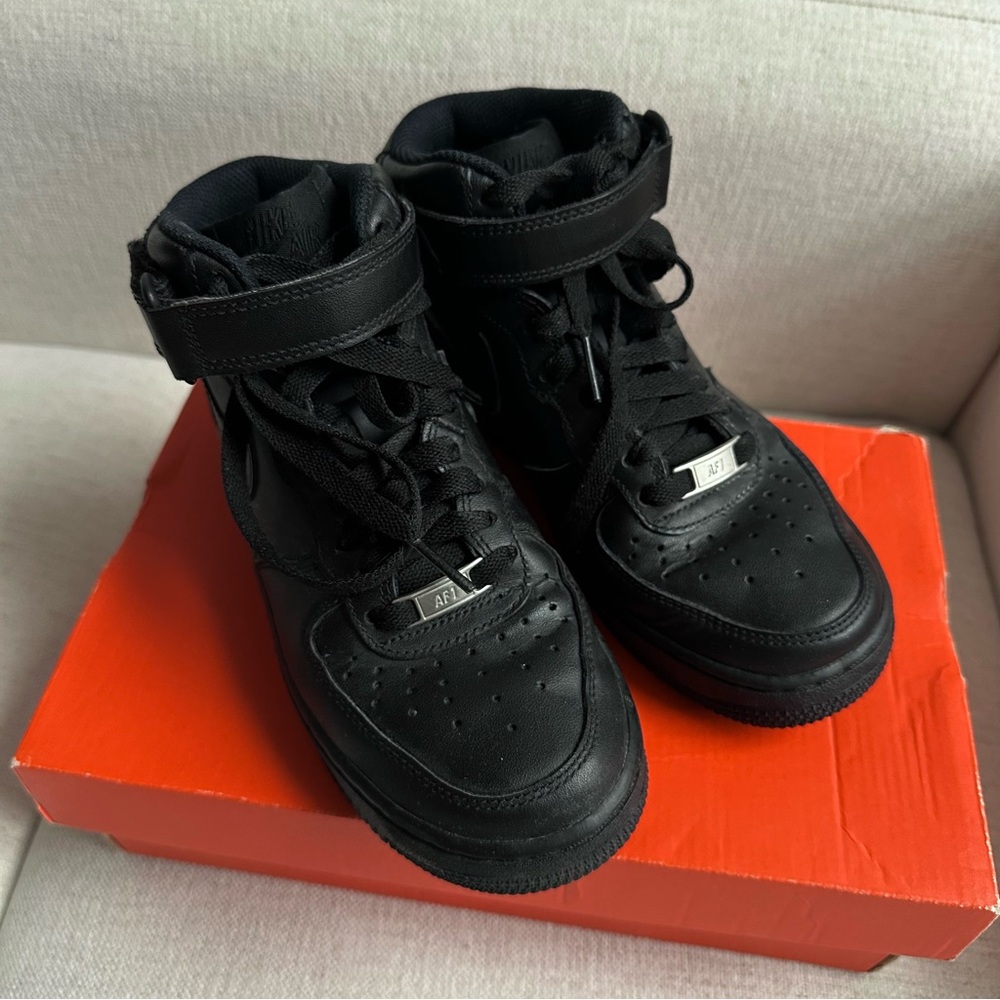 Nike Air Force 1 Mid - Black